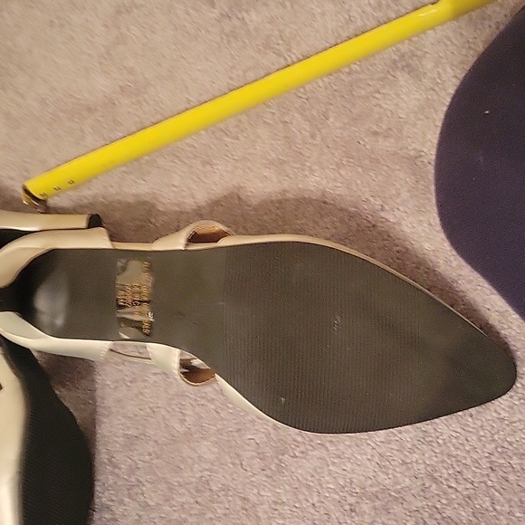 Ashro Silver Pumps 8.5 - Picture 3 of 3